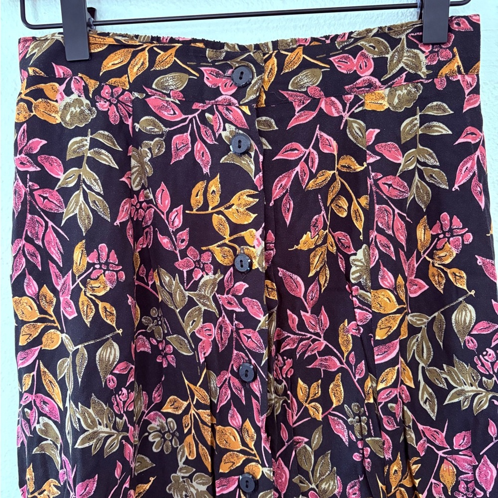 Sag Harbor Black and Pink Leaf Print Maxi Skirt - Picture 2 of 7